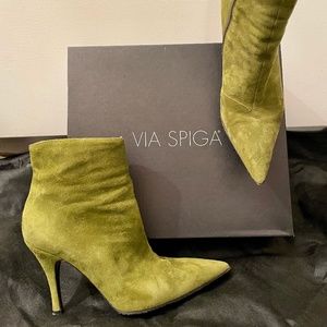 Via Spiga Serrada Acid Green Suede Booties, Size 9